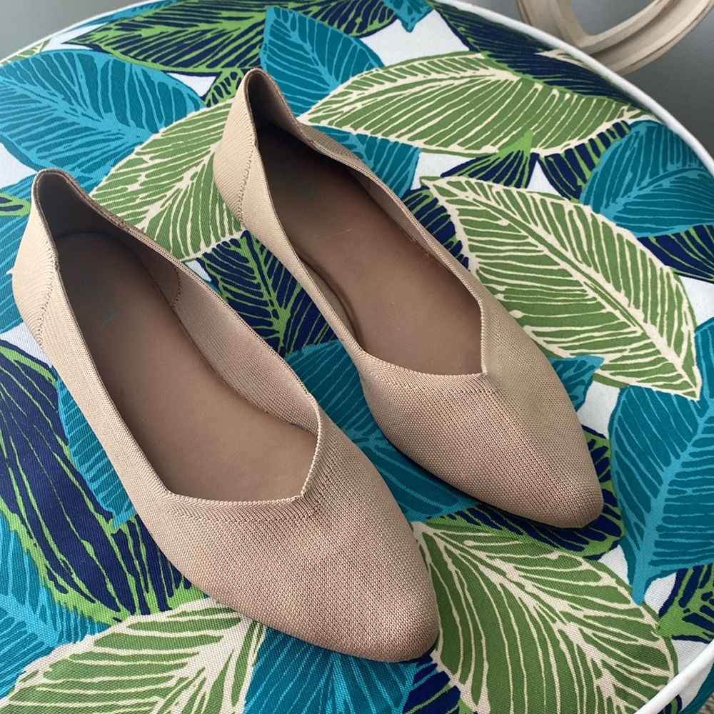 Mia Kerri Pointed Flat 9